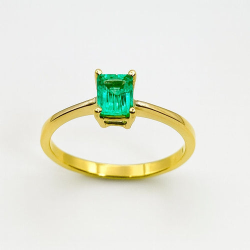 Bague 54 Bague solitaire en or jaune avec émeraude taille émeraude 58 Facettes 50304