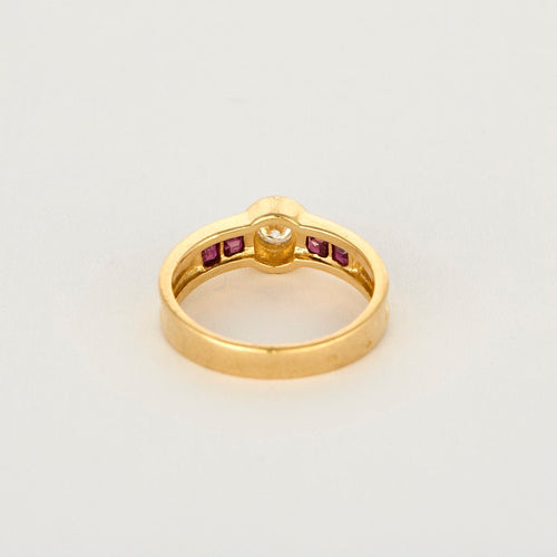 Bague 53.5 Bague or jaune, diamant et rubis de syhtèse calibrés 58 Facettes SOI31412