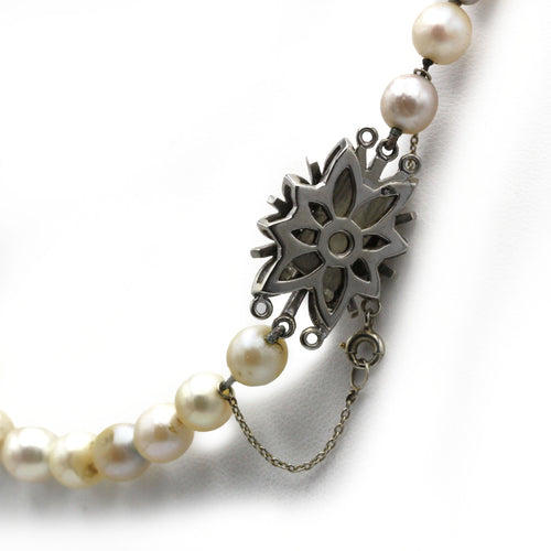 Collier Collier - Or blanc, Diamants & Perles de culture 58 Facettes 250071SP