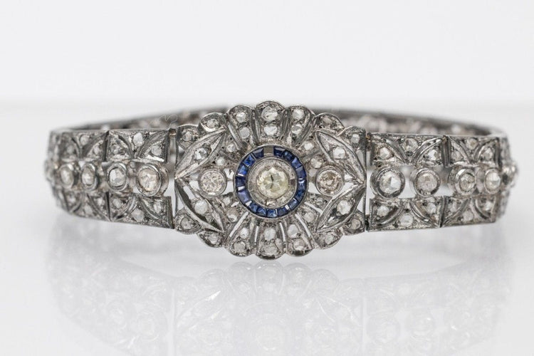 Bracelet Bracelet ancien d'époque Art Déco, richement serti de pierres précieuses 58 Facettes 10685