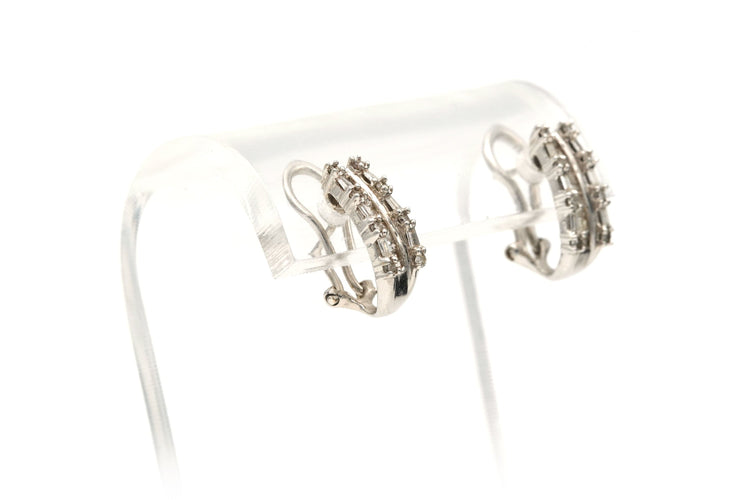 Boucles d'oreilles Boucles d'oreilles en or blanc serties de diamants 58 Facettes 22296