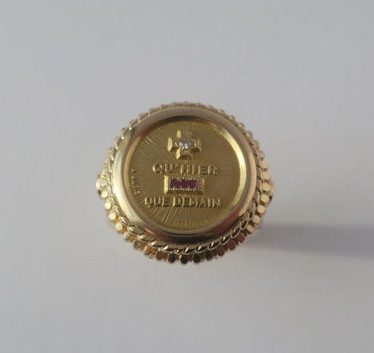 Bague 50 A. Augis - Bague chevalière Médaille d’Amour en or jaune et diamant rubis 58 Facettes