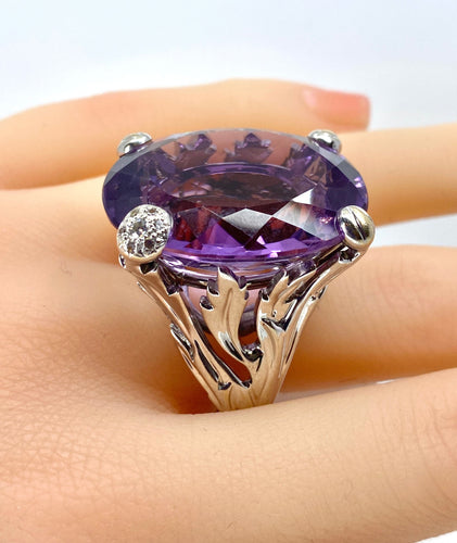 Bague 60 DIOR - Bague or blanc, grand modèle MISS DIOR, améthyste et diamants 58 Facettes AB638