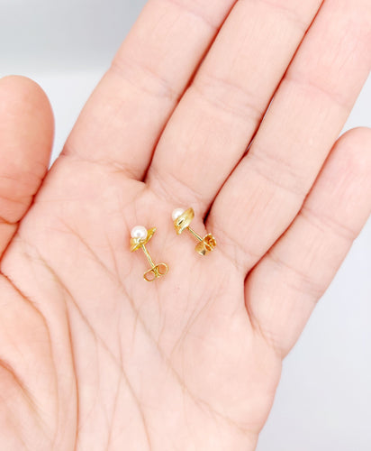 Boucles d'oreilles Puces d'oreilles vintage or jaune perles de cultures 58 Facettes A03213