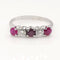 Bague 54 Bague en or 18 carats, rubis et diamants 58 Facettes