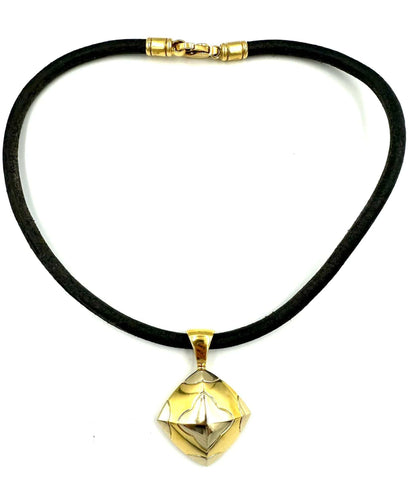 Collier BVLGARI. Collier Piramide 2 ors 58 Facettes