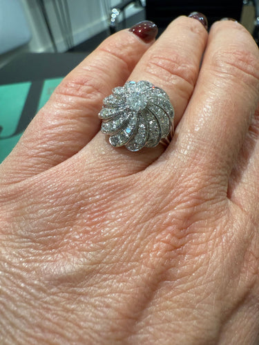 Bague Bague Fleur Or blanc et Diamants 58 Facettes 1.0000435/3