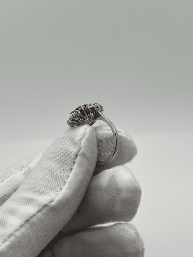 Bague 55 Bague marguerite or blanc, saphir, diamants 58 Facettes 00032901