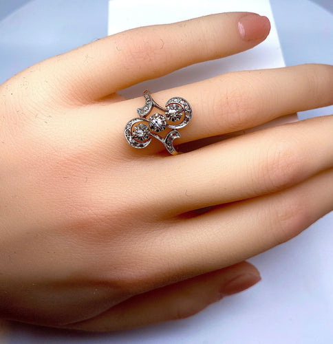 Bague 51 Bague en or 18 carats et diamants, vers 1900 58 Facettes AB178