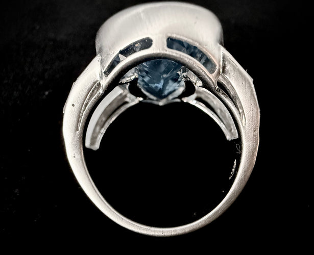 Bague 58 Bague en or blanc sertie d'une topaze 58 Facettes