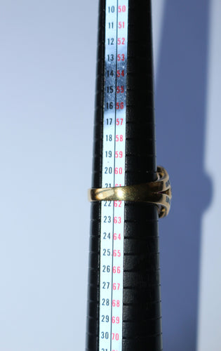 黄金红宝石钻石戒指