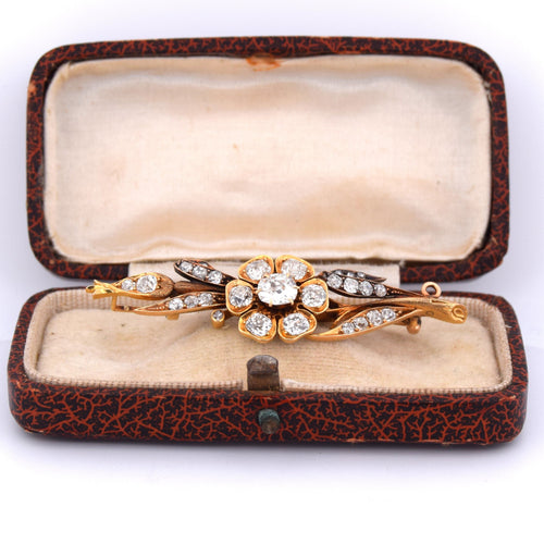Broche Broche ancienne en or jaune sertie de diamants 58 Facettes