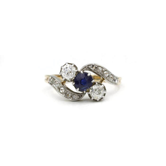 Yellow gold ring platinum sapphire and diamonds