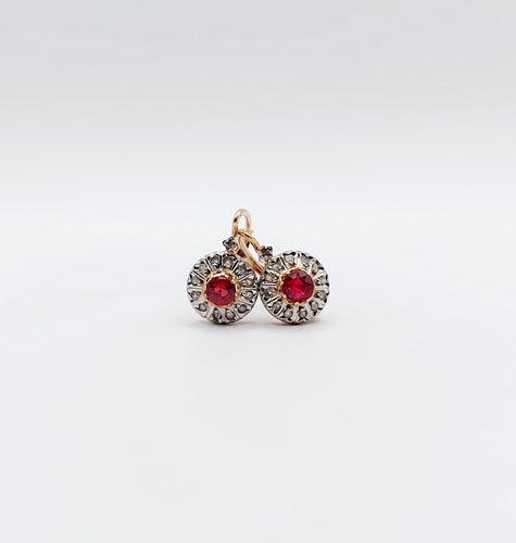 Boucles d'oreilles Dormeuses marguerite antique or rose pierre rouge et diamants 58 Facettes A00730