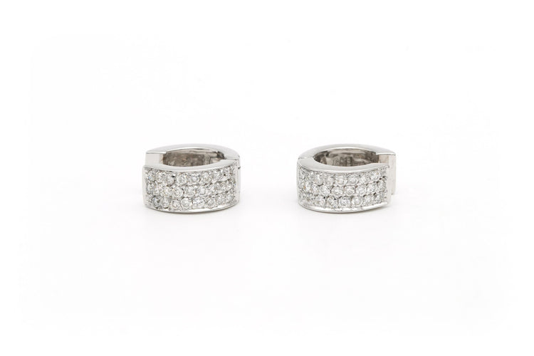 Współczesne kolczyki z białego złota 18 karatów wysadzane diamentami o szlifie brylantowym (+-0,35ct) 