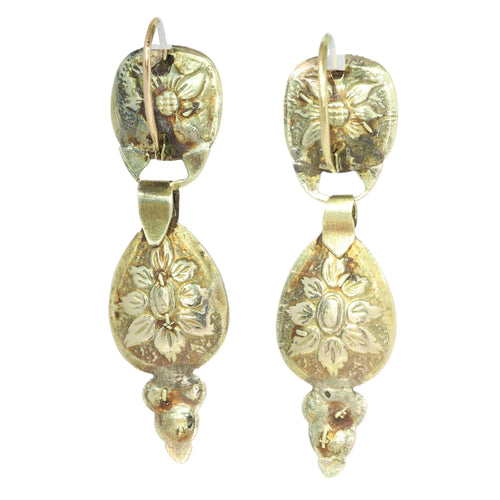 Boucles d'oreilles Boucles d'oreilles ibériques du milieu du XVIIIe siècle – Grenats en or avec dos floraux ciselés 58 Facettes 25115-0314
