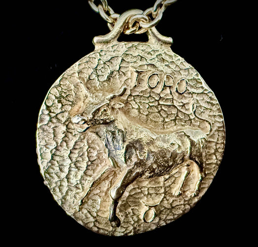 Pendentif Pendentif de forme arrondie en or jaune représentant un taureau 58 Facettes