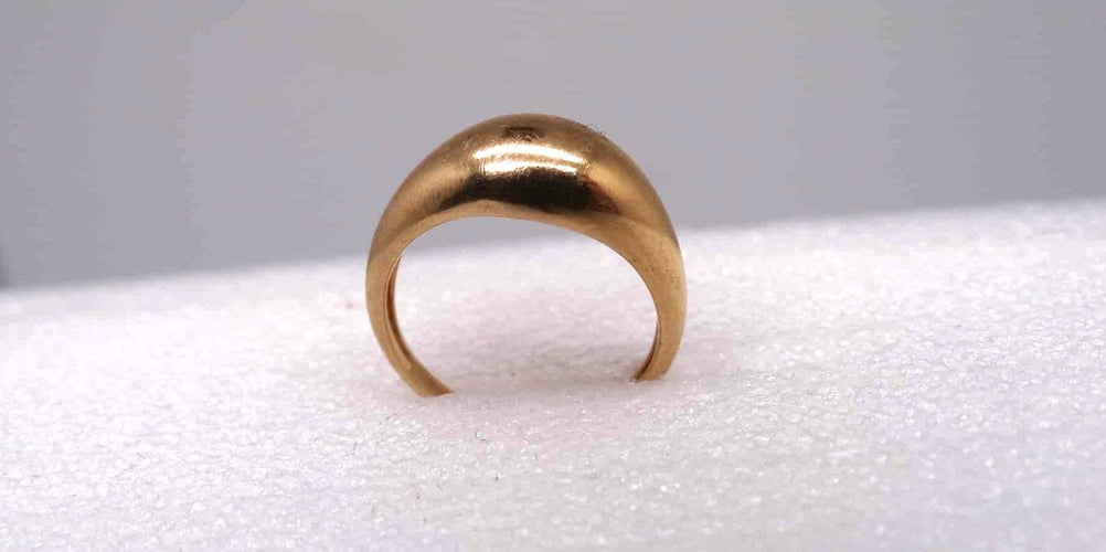 Bague Bague bombée or jaune 58 Facettes 11645