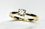 Bague 53.5 Bague solitaire en or jaune avec diamant taille brillant 58 Facettes E09