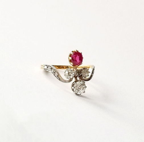 Bague 55 Bague ancienne duchesse or jaune diamants et rubis 58 Facettes