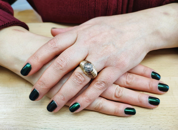 Ring med räfflad pavé i gult och vitt guld, diamanter 0,20 ct 