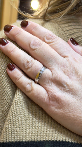 Bague 57 Alliance or blanc 3 diamants 58 Facettes