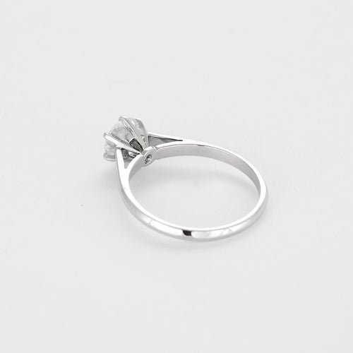 Bague 58 Bague solitaire en or gris et diamant 1 carat environ 58 Facettes MON0828X4