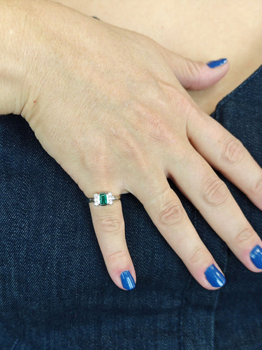 Bague 53 Bague en or avec émeraude et diamants 58 Facettes AO-0006