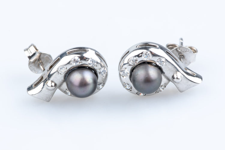 Boucles d'oreilles Boucles d’oreilles perles de Tahiti 6,11 mm & diamants 0,41 ct en or jaune 58 Facettes BO46420-107