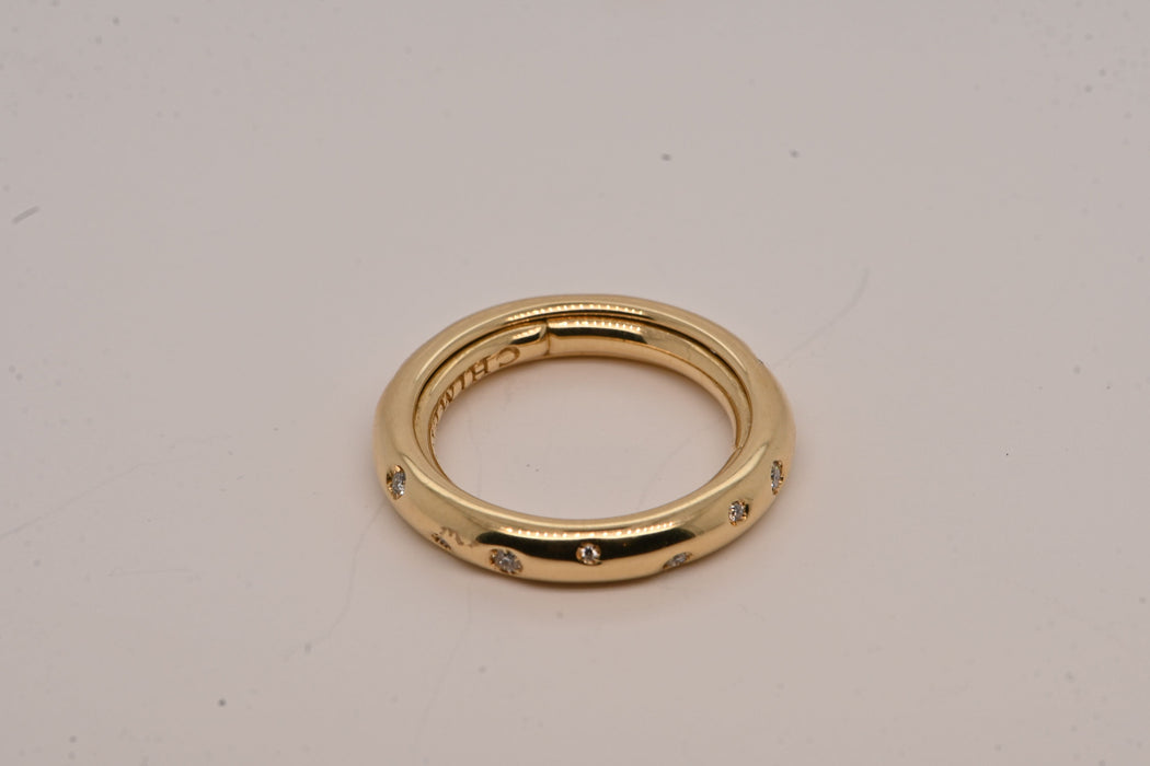 Ring aus Gelbgold mit Diamanten im Brillantschliff