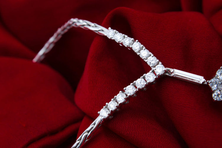 Collier Collier marguerite or blanc, diamants 58 Facettes 240108