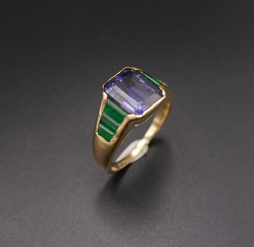 Bague 55 Bague sertie d'une Iolite et émeraude en or jaune 58 Facettes B40-05