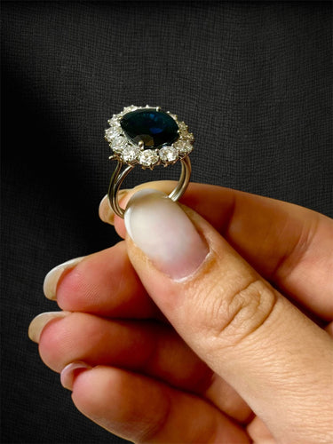 Bague 52 Bague saphir « Cœur de l’Océan » en or blanc, saphir et diamants 58 Facettes