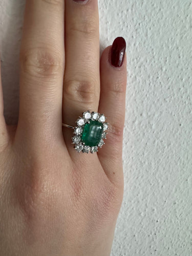 Bague Bague en or blanc avec émeraude et diamants 58 Facettes 37863