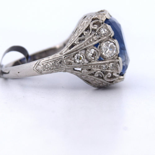 Bague 55 Bague ancienne en platine ornée de saphirs et de diamants 58 Facettes