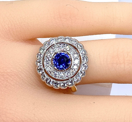 Bague 52 Bague or blanc, or jaune, saphir et diamants 58 Facettes AB580