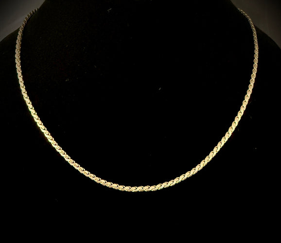 Collana in oro giallo di una lunghezza di 58 cm 