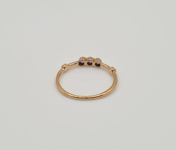 Bague 52 Bague or rose sertie d’améthystes 58 Facettes