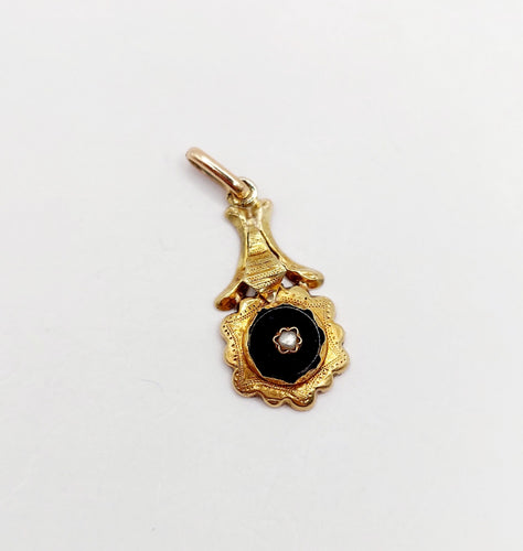 Pendentif Pendentif victorien fleur or jaune 18k onyx et perle (circa 1900) 58 Facettes A06038