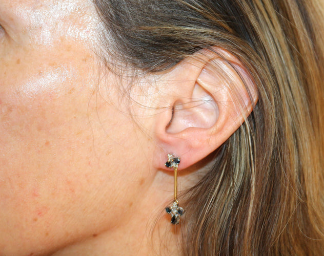 Boucles d'oreilles Paire de pendants d'oreilles 2 ors jaune, blanc avec saphirs et brillants 58 Facettes 586