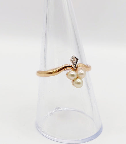 Антички прстен са детелином од ружичастог злата, бисерима и дијамантима