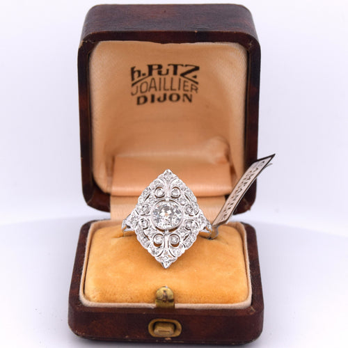 Bague 54 Bague Art Nouveau - or blanc, diamants 58 Facettes