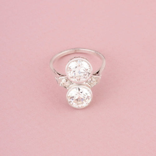 Bague 52.5 Bague ancienne Art Déco Toi & Moi platine et diamants 58 Facettes