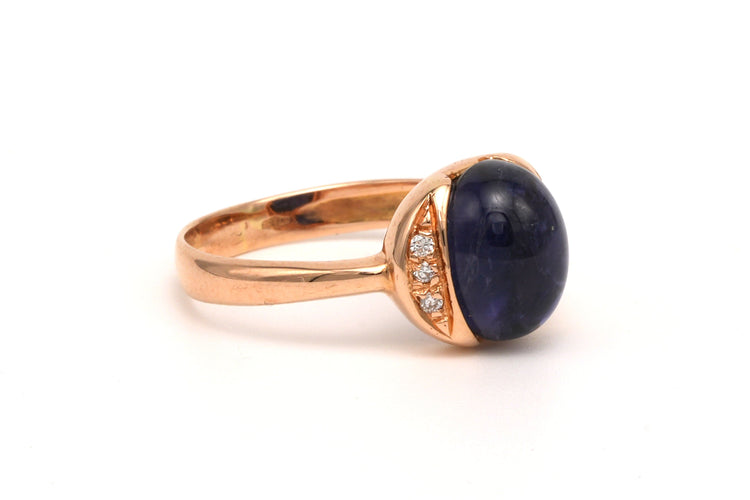 Bague 56 Bague contemporaine en or jaune 18 carats sertie d'un saphir et de diamants 58 Facettes 19879