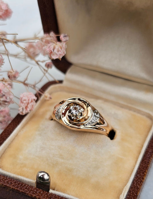 Bague 55 Bague tourbillon or rose 58 Facettes 612