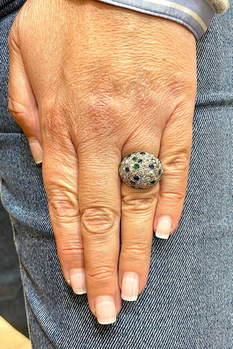 Bague 50 Bague et boucles d’oreilles en platine , diamants , saphirs , émeraudes 58 Facettes