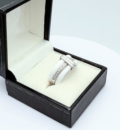 Bague 53 GUY LAROCHE - Bague en céramique blanche et or gris sertie de diamant 58 Facettes