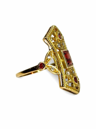 Antique yellow gold ring with garnets and diamonds 