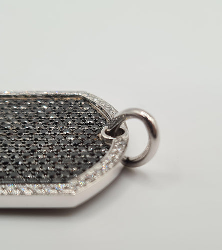 Pendentif Pendentif or blanc serti de diamants noirs et blancs 58 Facettes