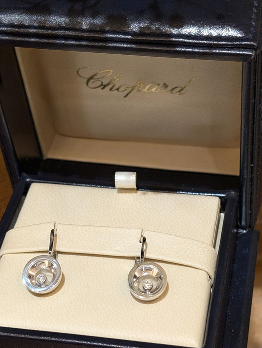 CHOPARD - Boucles d'oreilles Happy Diamonds en or gris et diamants 58 Facettes